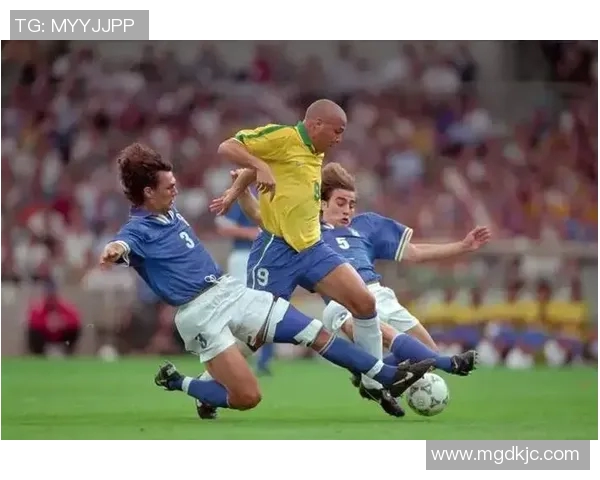 与足球明星一起分享精彩瞬间的互动视频之旅 与足球明星一起分享精彩瞬间的互动视频之旅