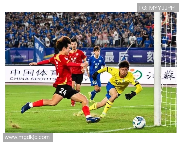 南京足球队的蜕变之旅城市联赛特别报道探寻新起点与未来发展方向 南京足球队的蜕变之旅城市联赛特别报道探寻新起点与未来发展方向