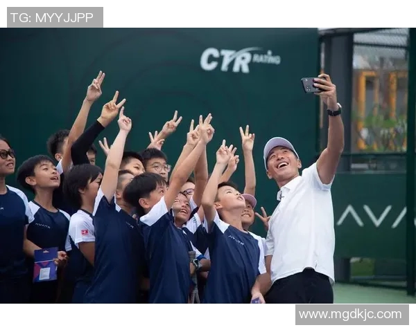 广州网球队在邀请赛中的默契配合与战术执行分析