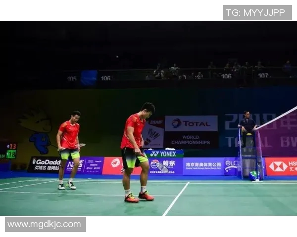 成都羽毛球队与南京羽毛球队实力对比赛后分析与总结 成都羽毛球队与南京羽毛球队实力对比赛后分析与总结