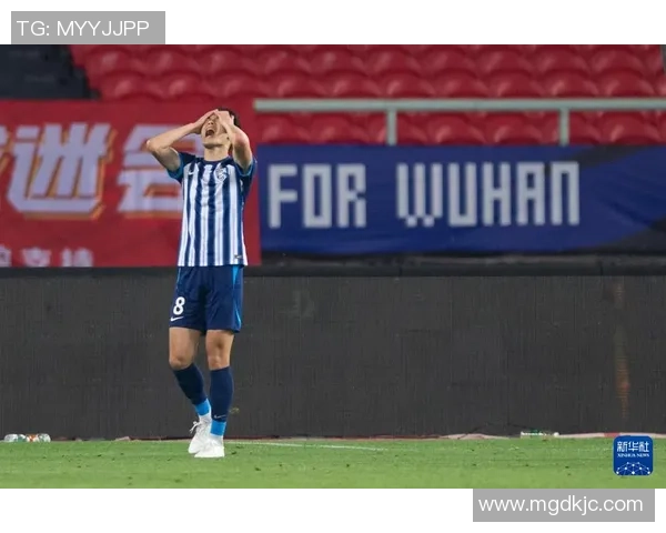 武汉足球队与广州足球队赛后复盘团队协作的成功与不足分析 武汉足球队与广州足球队赛后复盘团队协作的成功与不足分析