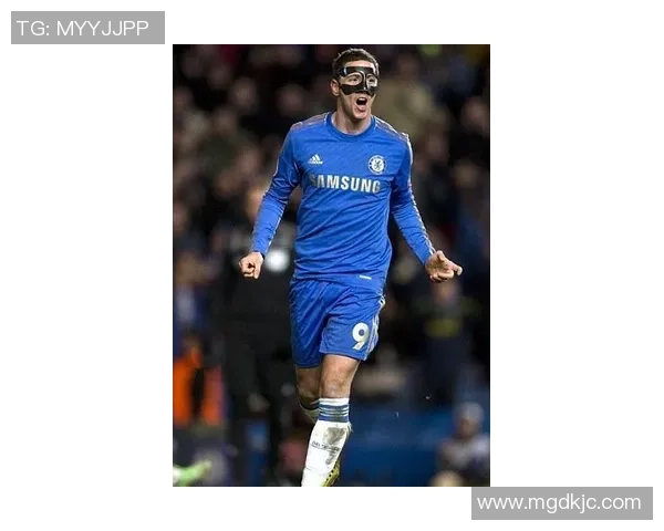 足球明星佩戴面具的原因揭秘与背后故事分析 足球明星佩戴面具的原因揭秘与背后故事分析