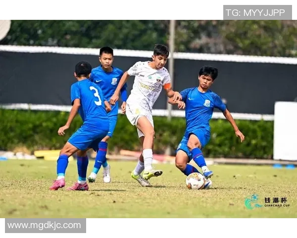 足球热点：解读杭州足球队的中路突破